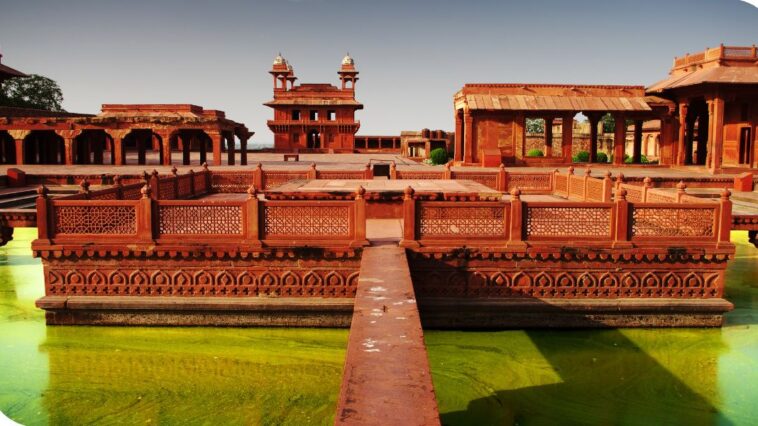 5 Reasons Why You Should Visit Akbar's Mughal Capital, Fatehpur Sikri