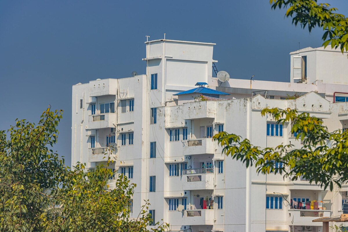 Don't Trust Anyone In 'The Apartment'