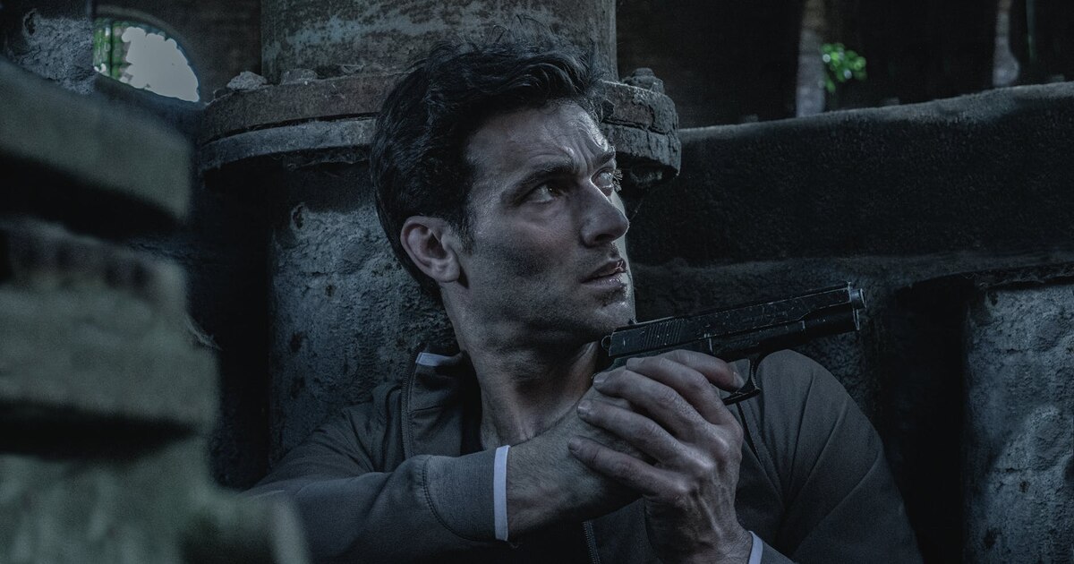 Our Guy Chris Evans Is Back, Baby!