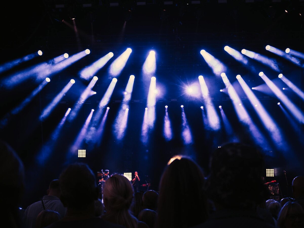 A Masterclass In Stage Presence