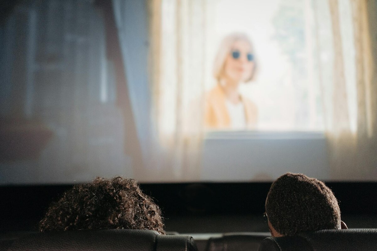 Eternal Sunshine of the Spotless Mind (2004) — Can You Erase Love?