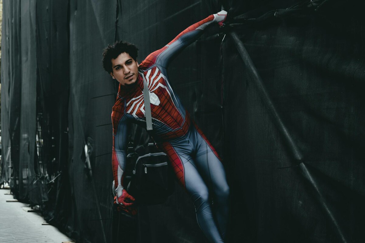 Fan Email Flood—The Boss Can’t Ignore It