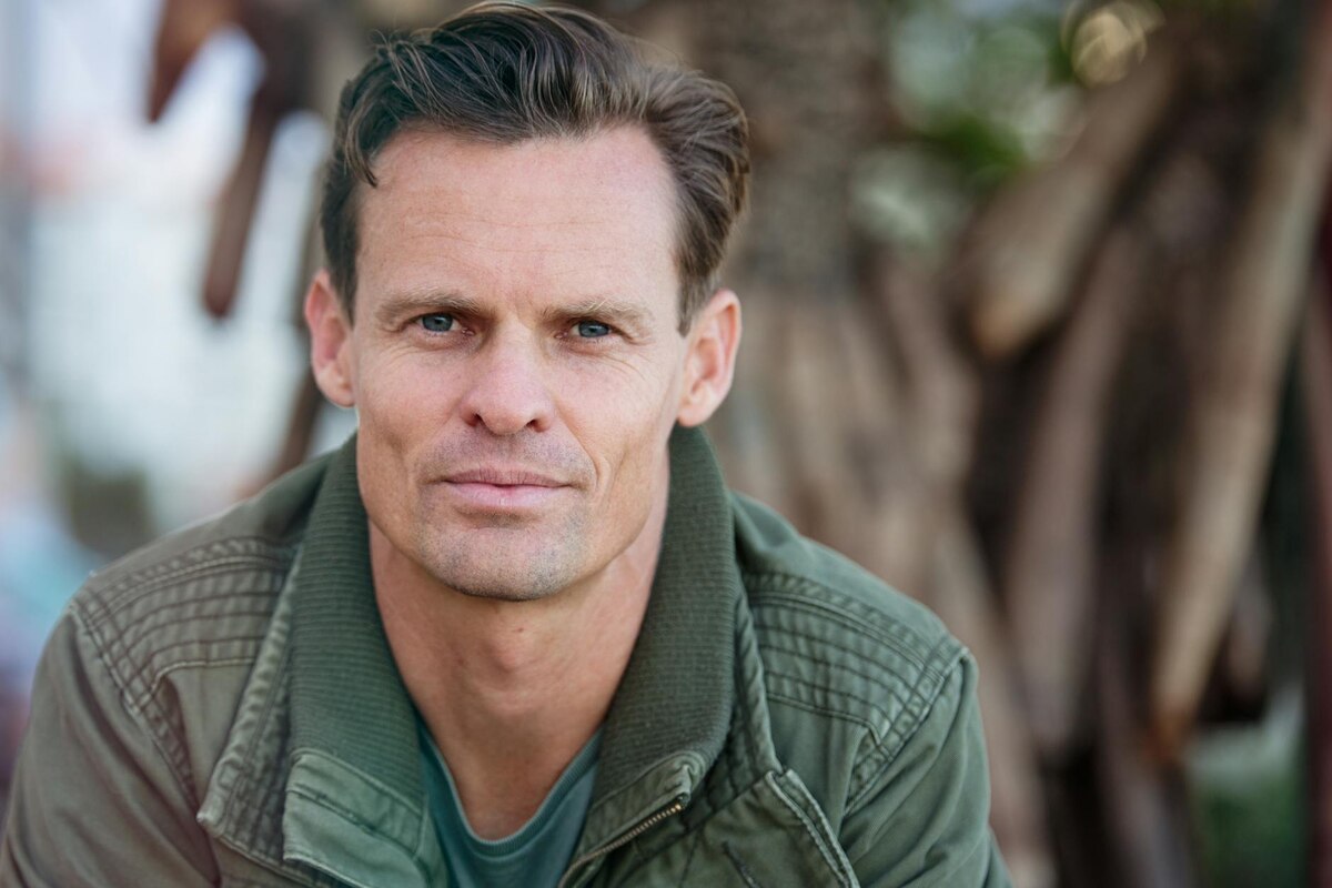 The OG 'Days of Our Lives' Heartthrob Vibe