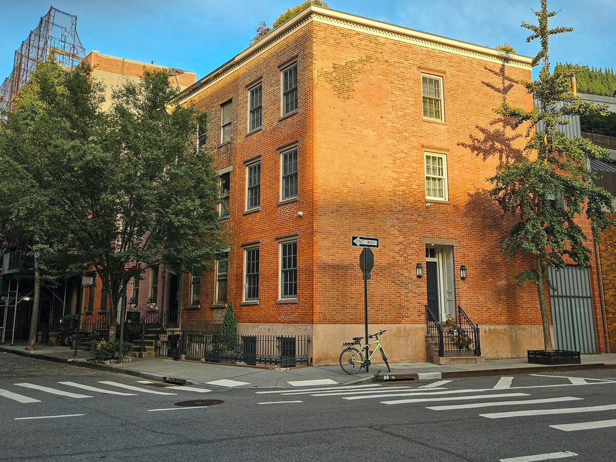 Taylor Swift’s $140M New York Townhouse