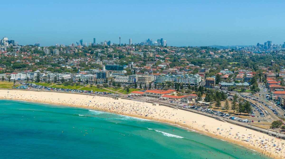 The Japanese Tourist Who Gave First Aid